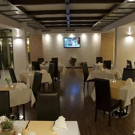 Vis A Vis Hotel