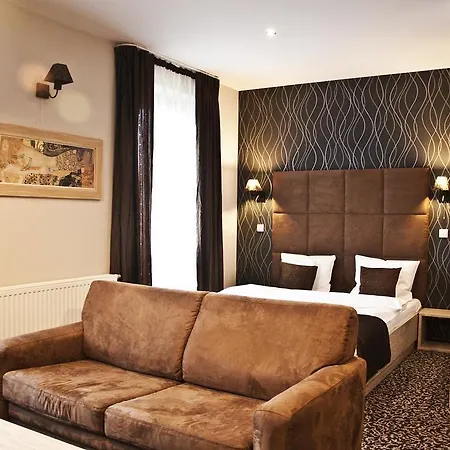Vis A Vis Hotel 3*
