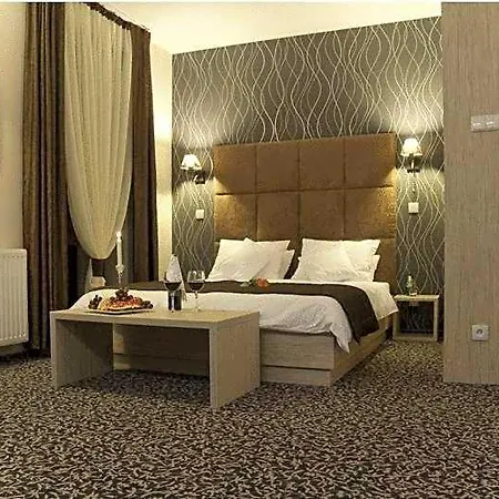 Vis A Vis Hotel