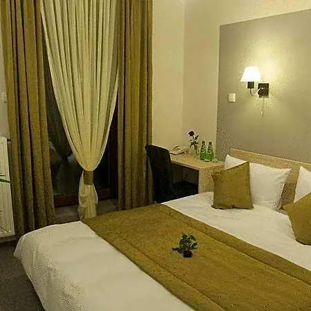 Hotel Vis A Vis 3*