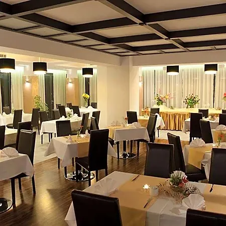 Vis A Vis Hotel 3*
