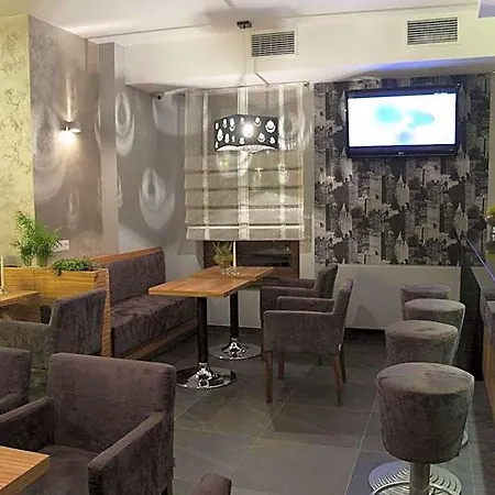 Vis A Vis Hotel 3*