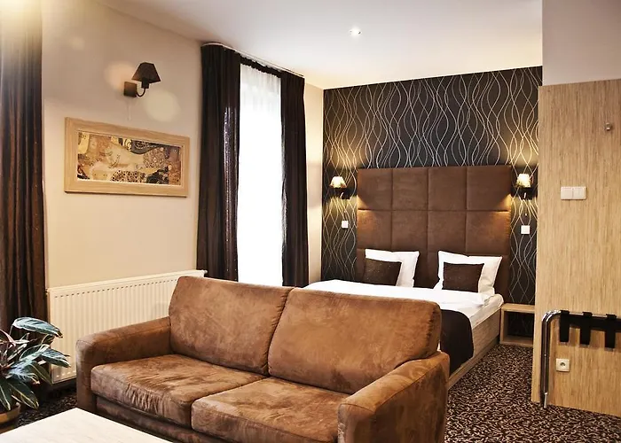 Vis A Vis מלון 3*